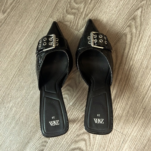 Kitten heels from Zara (very cvnty) with buckle size 39 - Picture 1 of 3